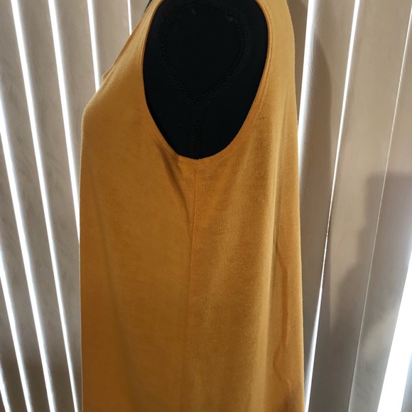 Slinky Brand tank and flowy sweater set. - Picture 5 of 7